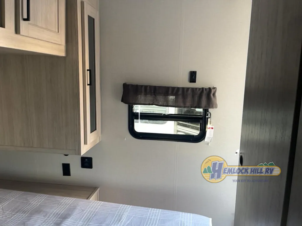 2026 Coachmen Catalina Legacy Edition 273DBHCK, Photos photo 25