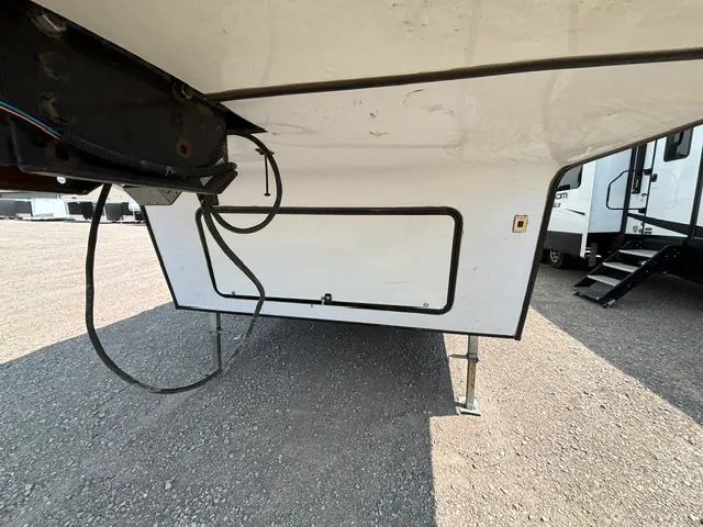 2018 Dutchmen Voltage Triton 3551, Photos photo 4