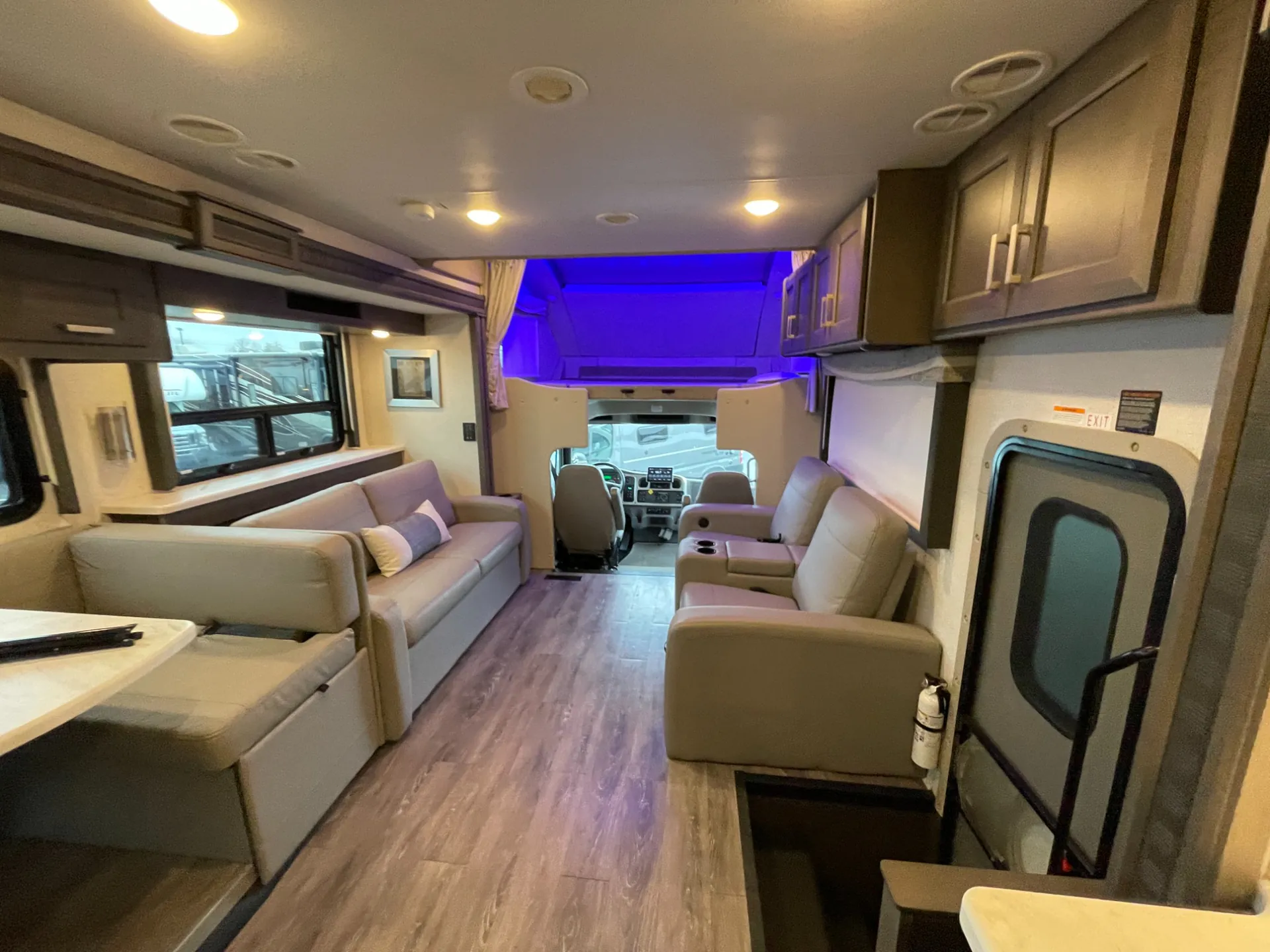 2024 Thor Motor Coach Pasadena 38FX - Photo 3