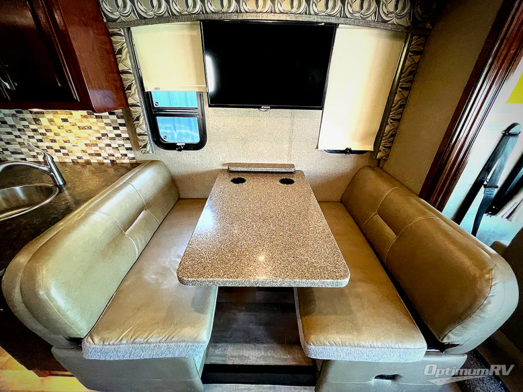 2018 Fleetwood Flair 30P, Photos photo 9