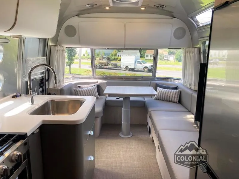 2025 Airstream Globetrotter 25FB - Photo 3