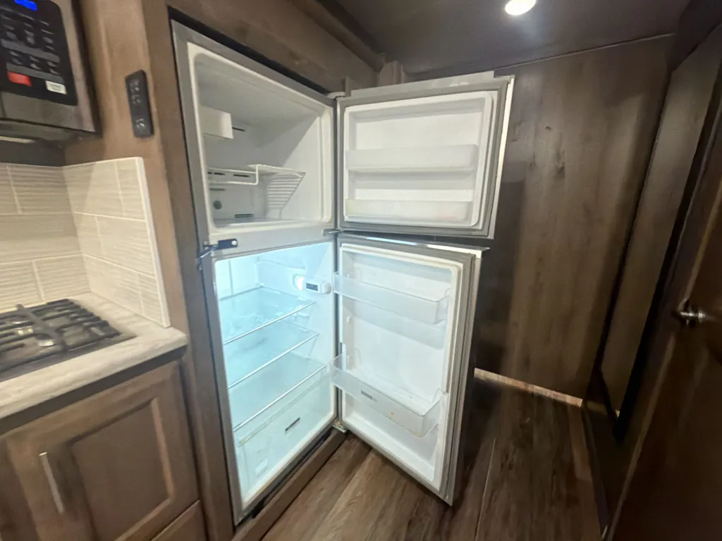 2021 Thor Motor Coach Challenger 35MQ, Photos photo 9
