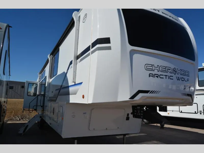 2026 Forest River Cherokee Arctic Wolf 38LEAHG - Photo 2