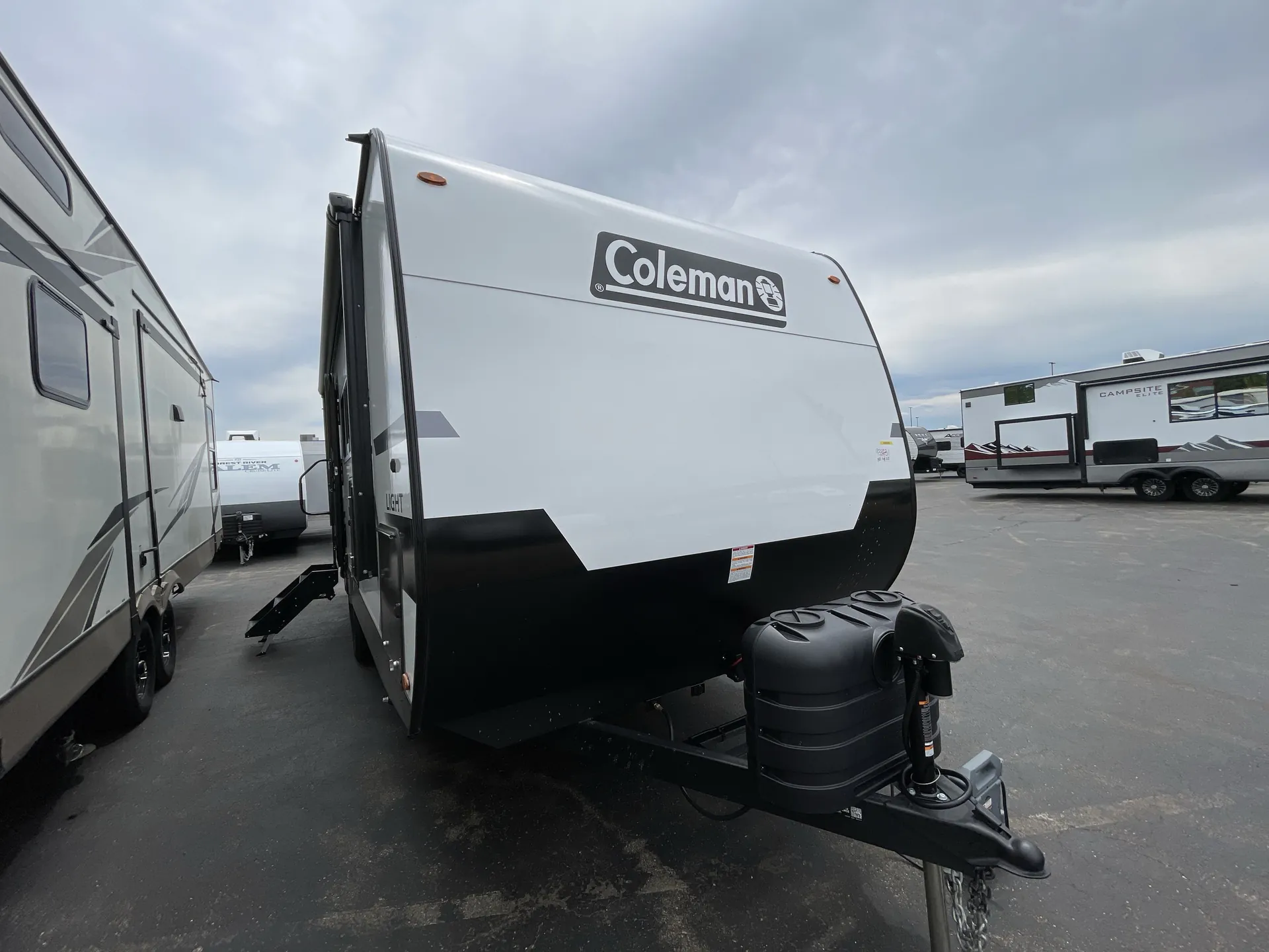 2027 Keystone Coleman Light 22BX - Photo 2