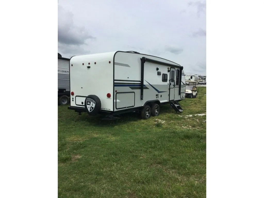 2021 Venture RV Sonic SN211VDB - Photo 3
