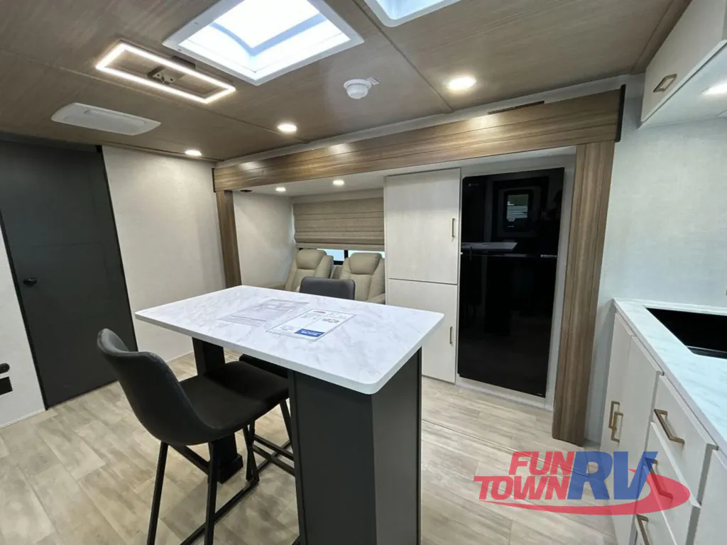 2026 Forest River Vibe Extreme Lite 2500FIK, Photos photo 10