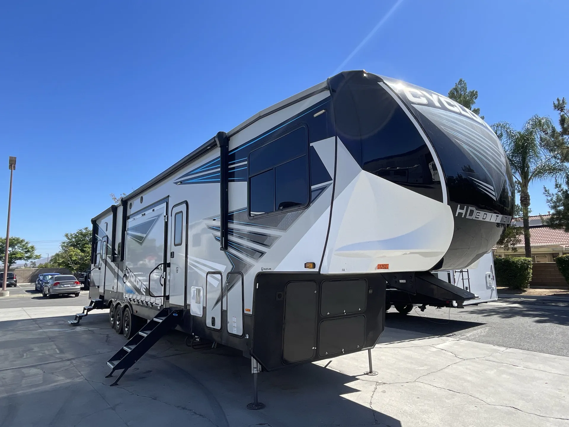 2021 Heartland Cyclone CY 4270 - Photo 2