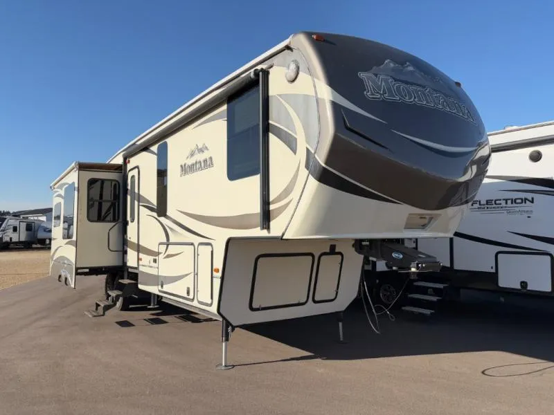 2015 Keystone Montana 3610 RL - Main photo