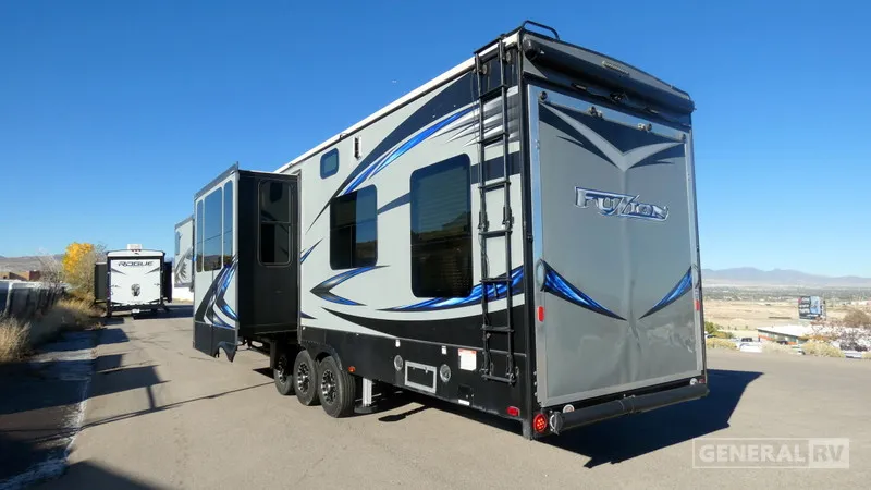 2017 Keystone Fuzion 423-3S - Photo 4