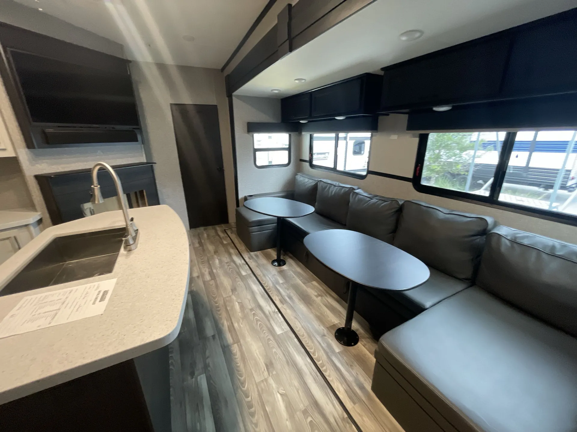 2022 Highland Ridge Roamer 364BHS — living area main