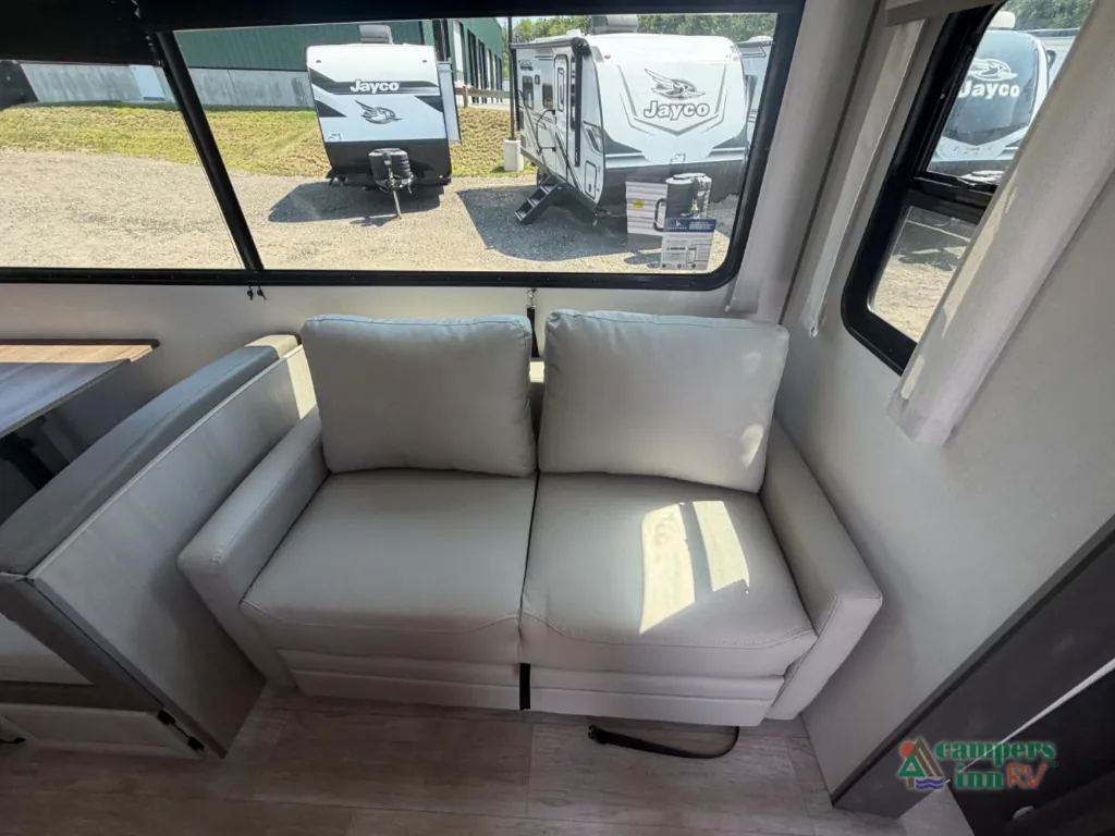 2027 Coachmen Catalina Legacy Edition 333DBDSCK, Photos photo 13
