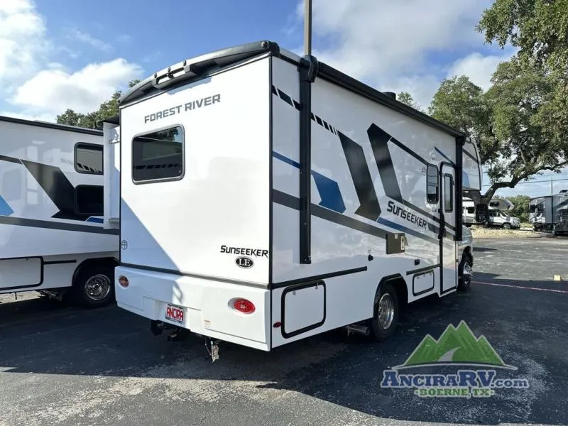 2026 Forest River Sunseeker LE 2250SLE FORD - Photo 3