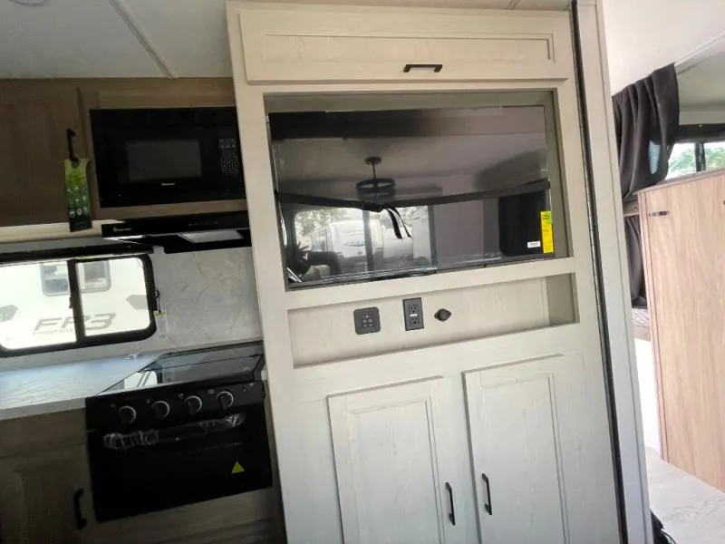 2026 Coachmen Freedom Express Ultra Lite 258BHS, Photos photo 19