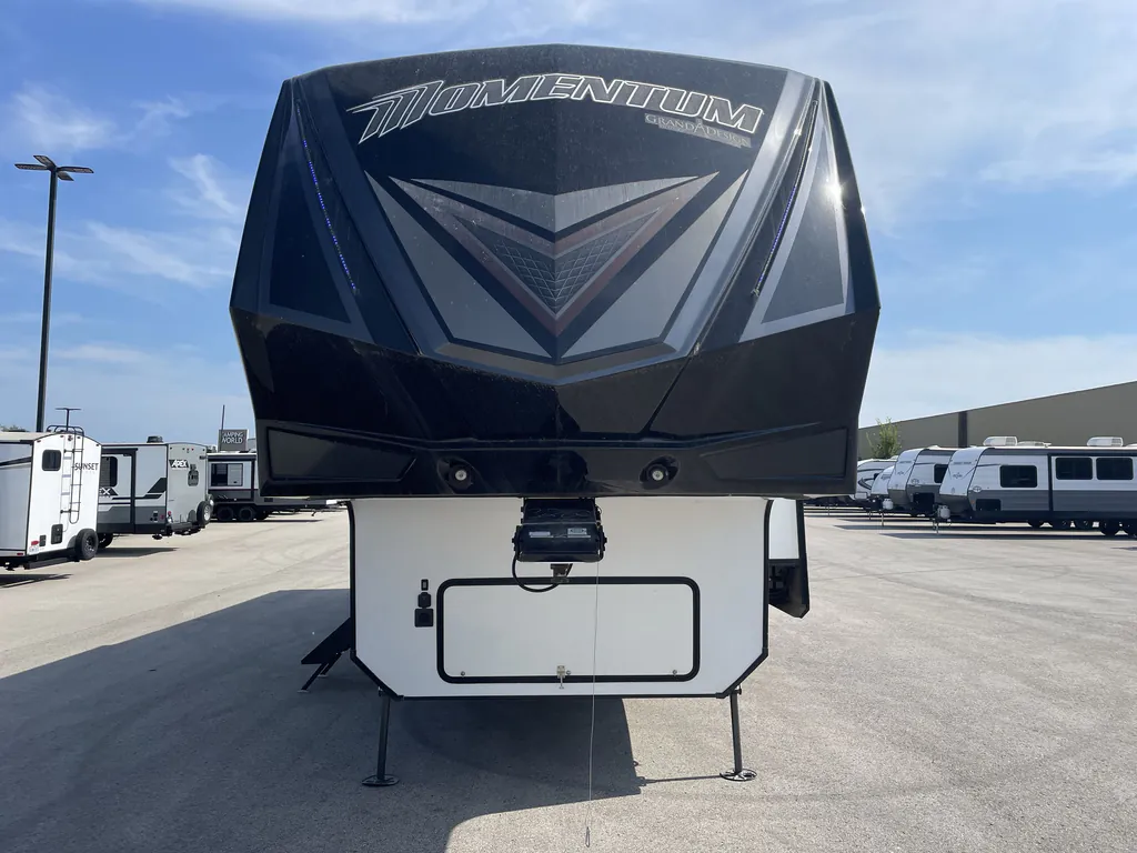 2019 Grand Design Momentum 399TH, Photos photo 4