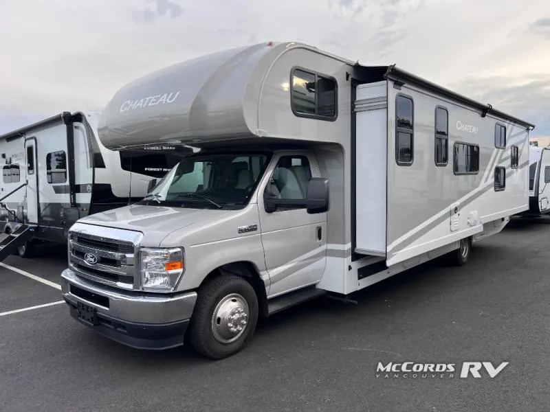 2026 Thor Motor Coach Chateau 31E - Photo 2