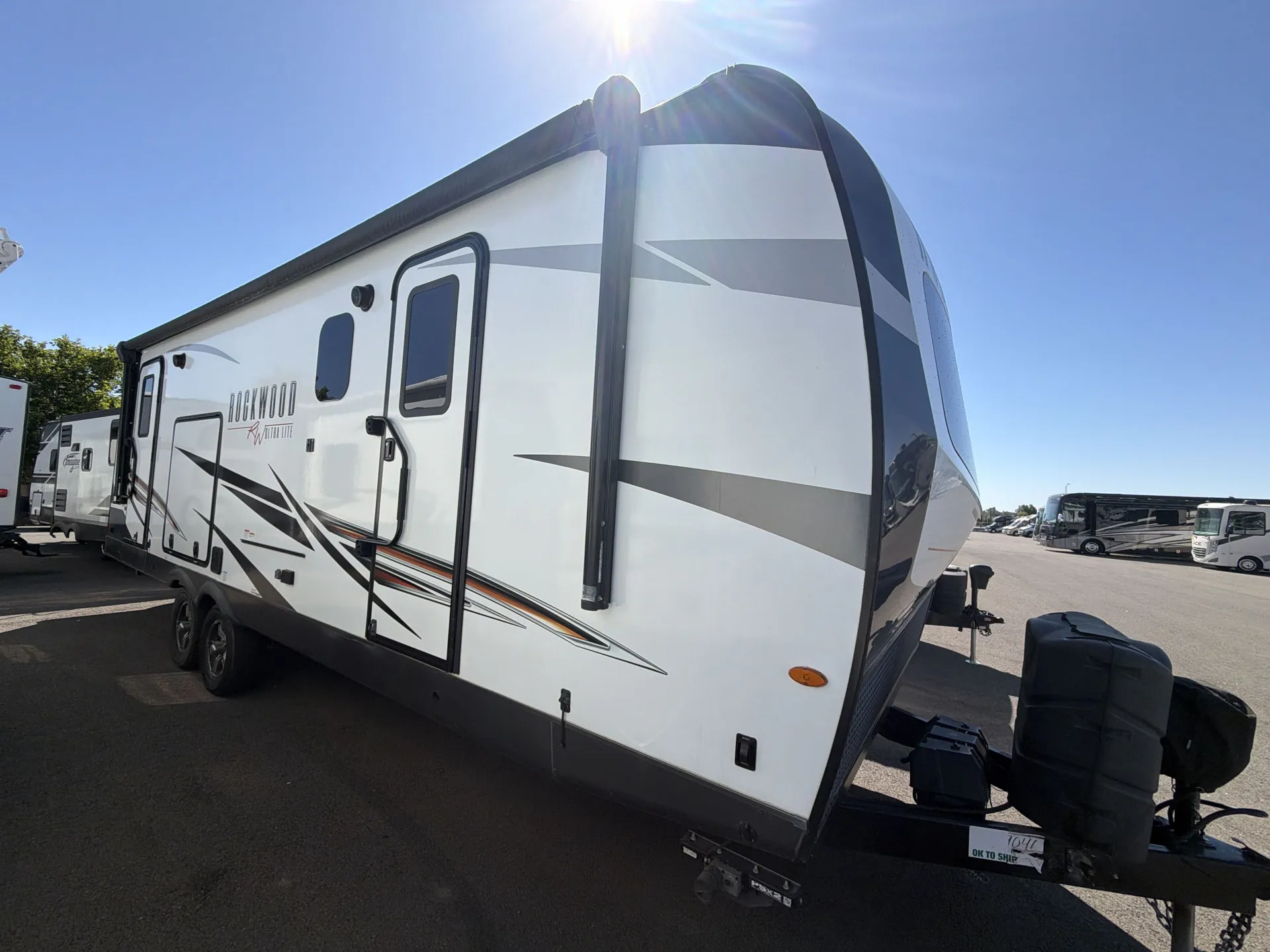 2022 Forest River Rockwood Ultra Lite 2614BS — campside