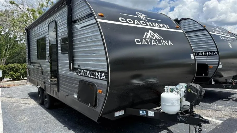 2026 Coachmen Catalina Summit Series 8 211BH - Photo 2