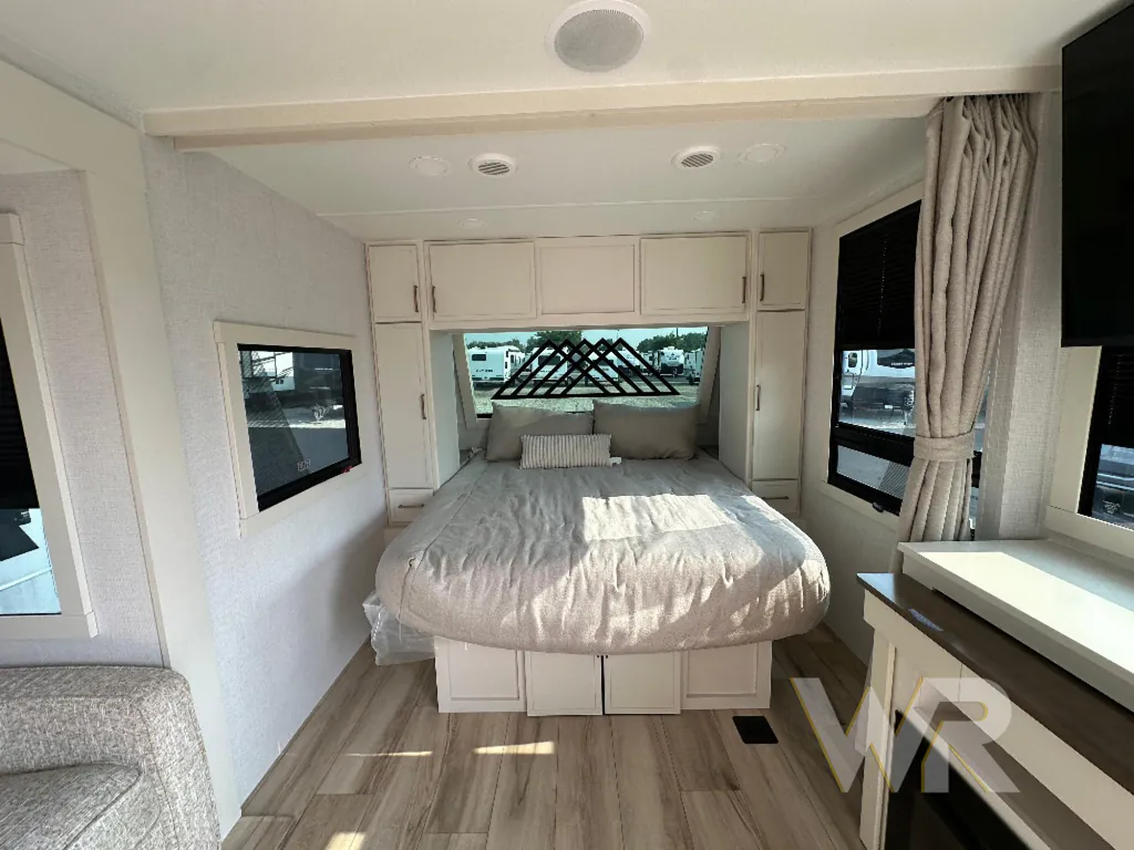 2026 Brinkley Model I 235, Photos photo 21