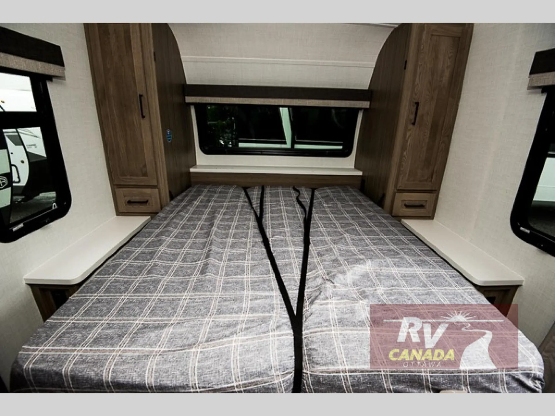 2027 Forest River Rockwood Mini Lite 2509S — Photo 7