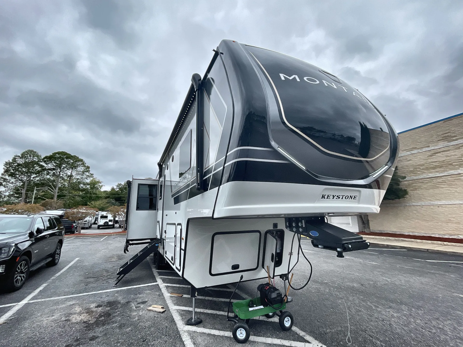 2026 Keystone Montana 3123RL - Photo 2