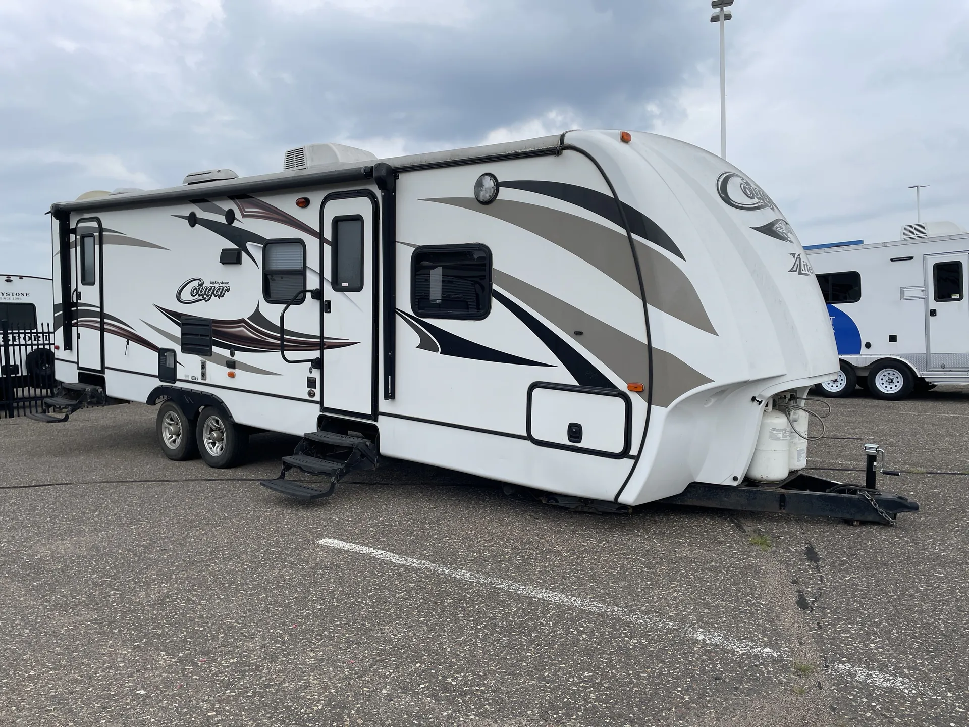 2015 Keystone Cougar XLite 28RBS - Photo 2