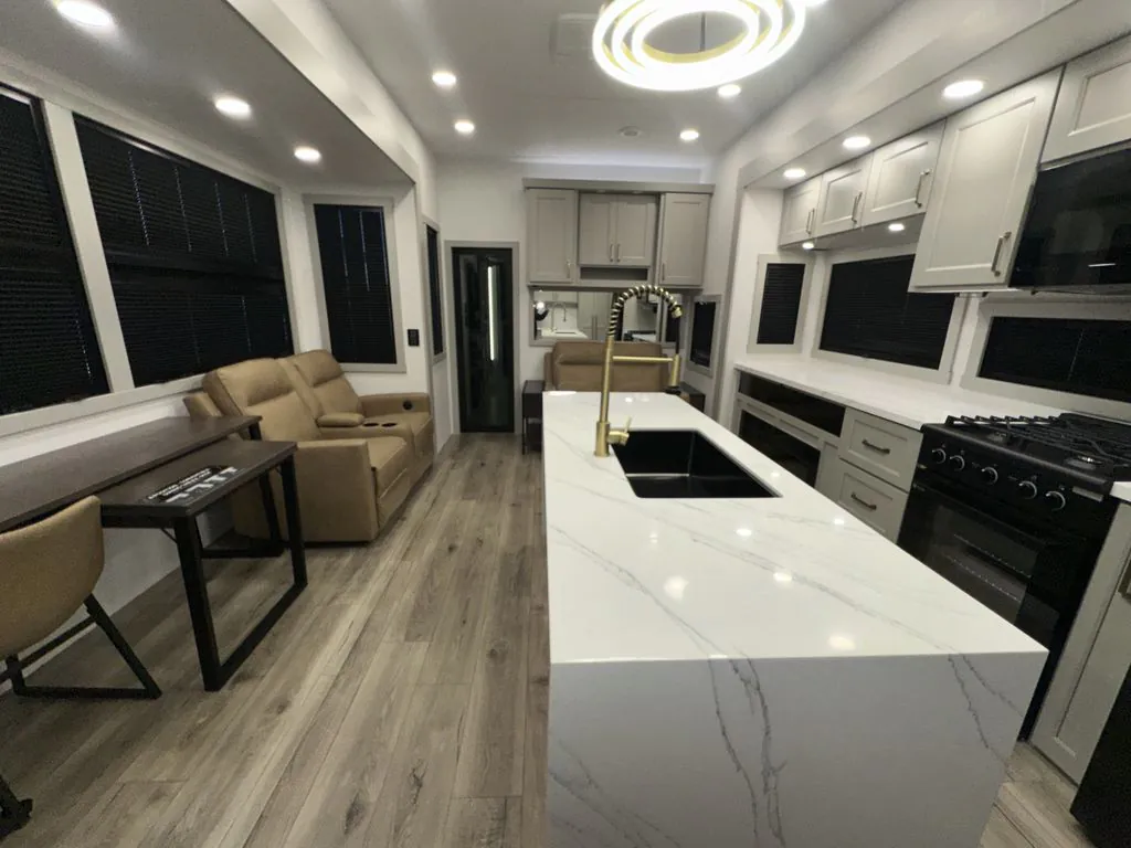 2026 Brinkley Model G 4170, Photos photo 7