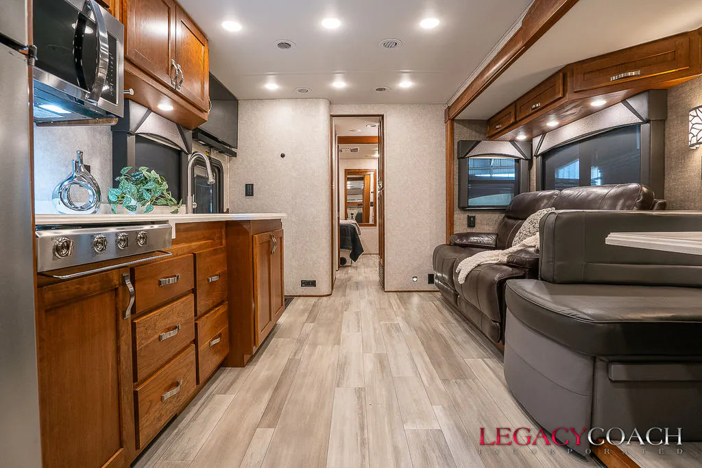2022 Renegade RV Valencia 35MB - Photo 3