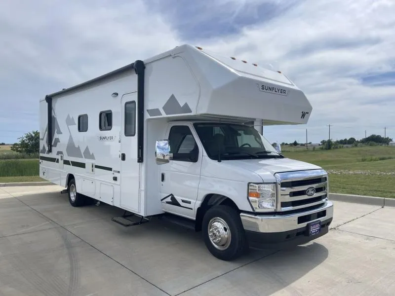 2027 Winnebago Sunflyer 28MB - Photo 3