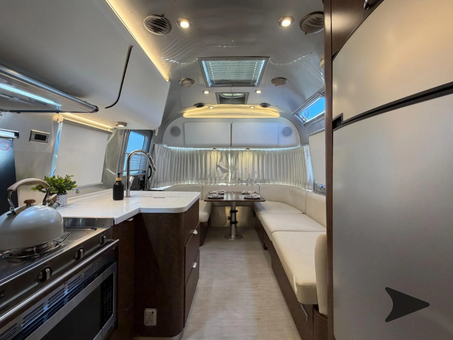 2020 Airstream Globetrotter 25FB Twin - Photo 4