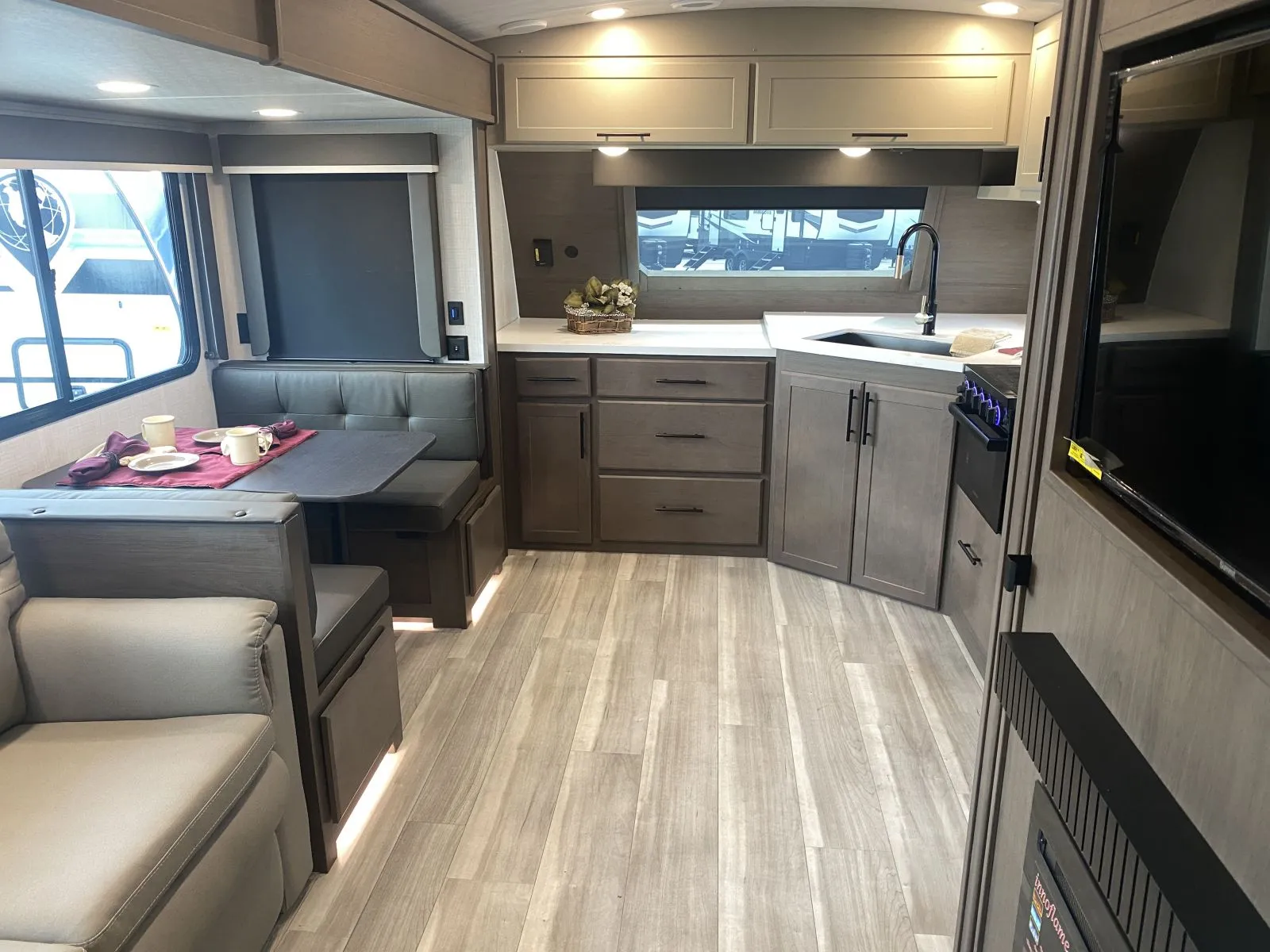 2026 Keystone RV Cougar Half-Ton 25FKD - Photo 4