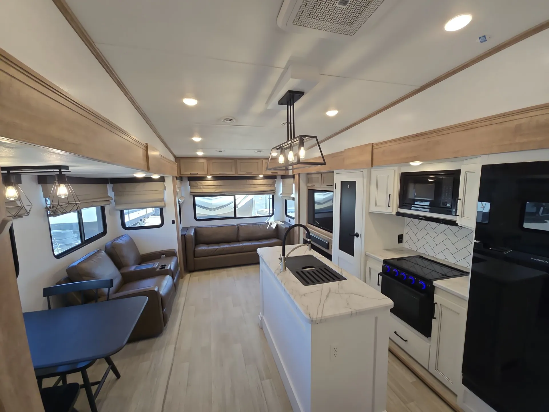 2024 Keystone Arcadia Super Lite 292SLRL — living area main