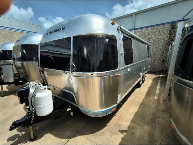2026 Airstream International 27FB - Photo 2