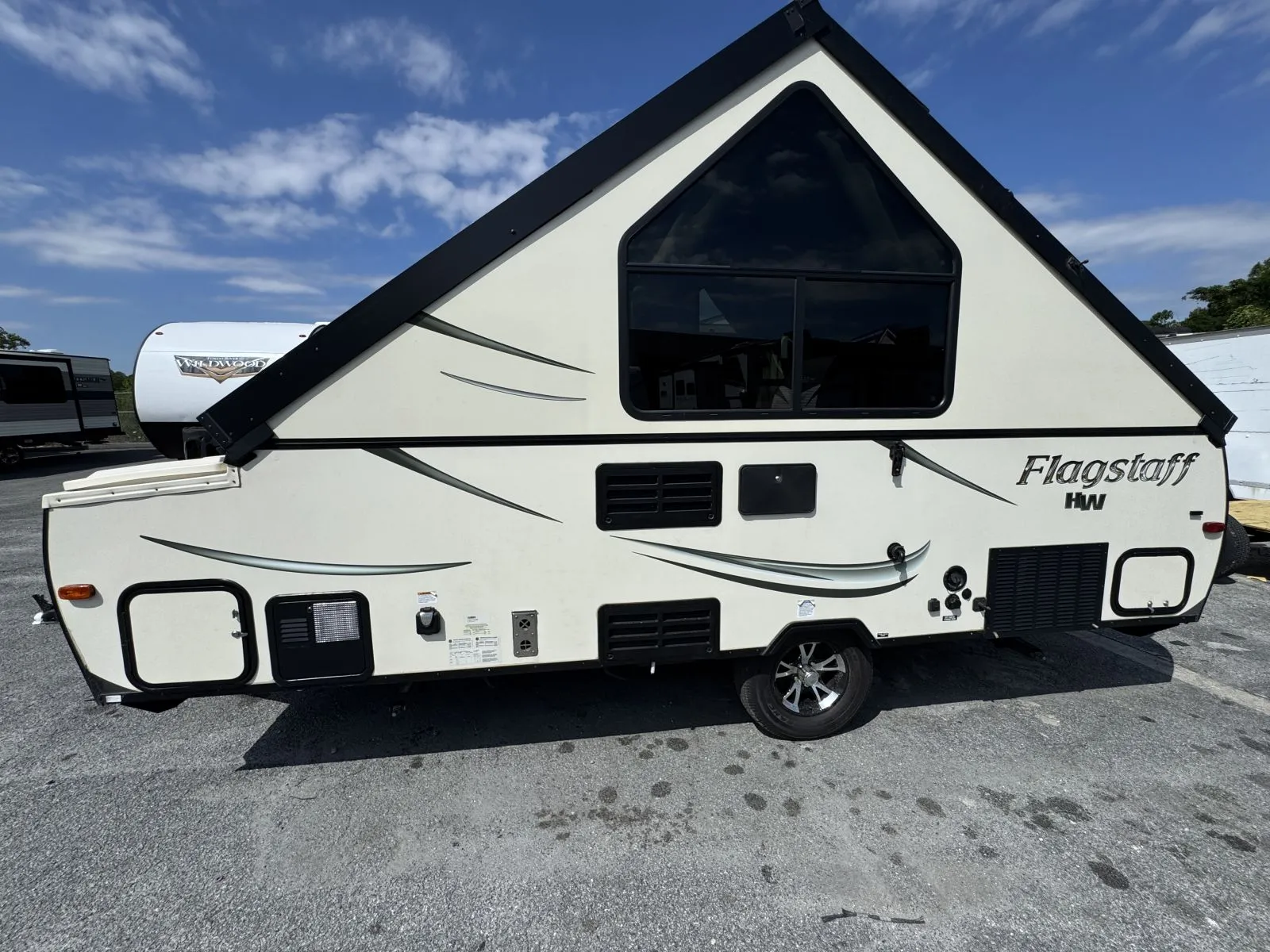 2018 Forest River FLAGSTAFF 21QBHW - Photo 3