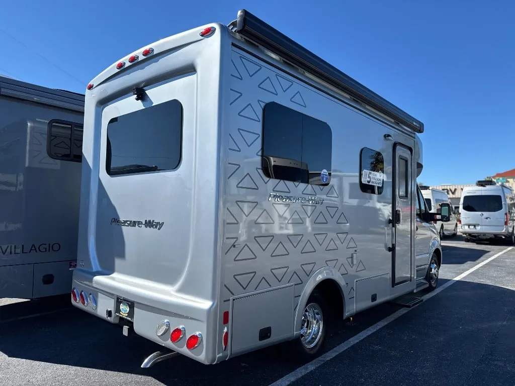 2026 Pleasure-Way Plateau XLTS - Photo 4