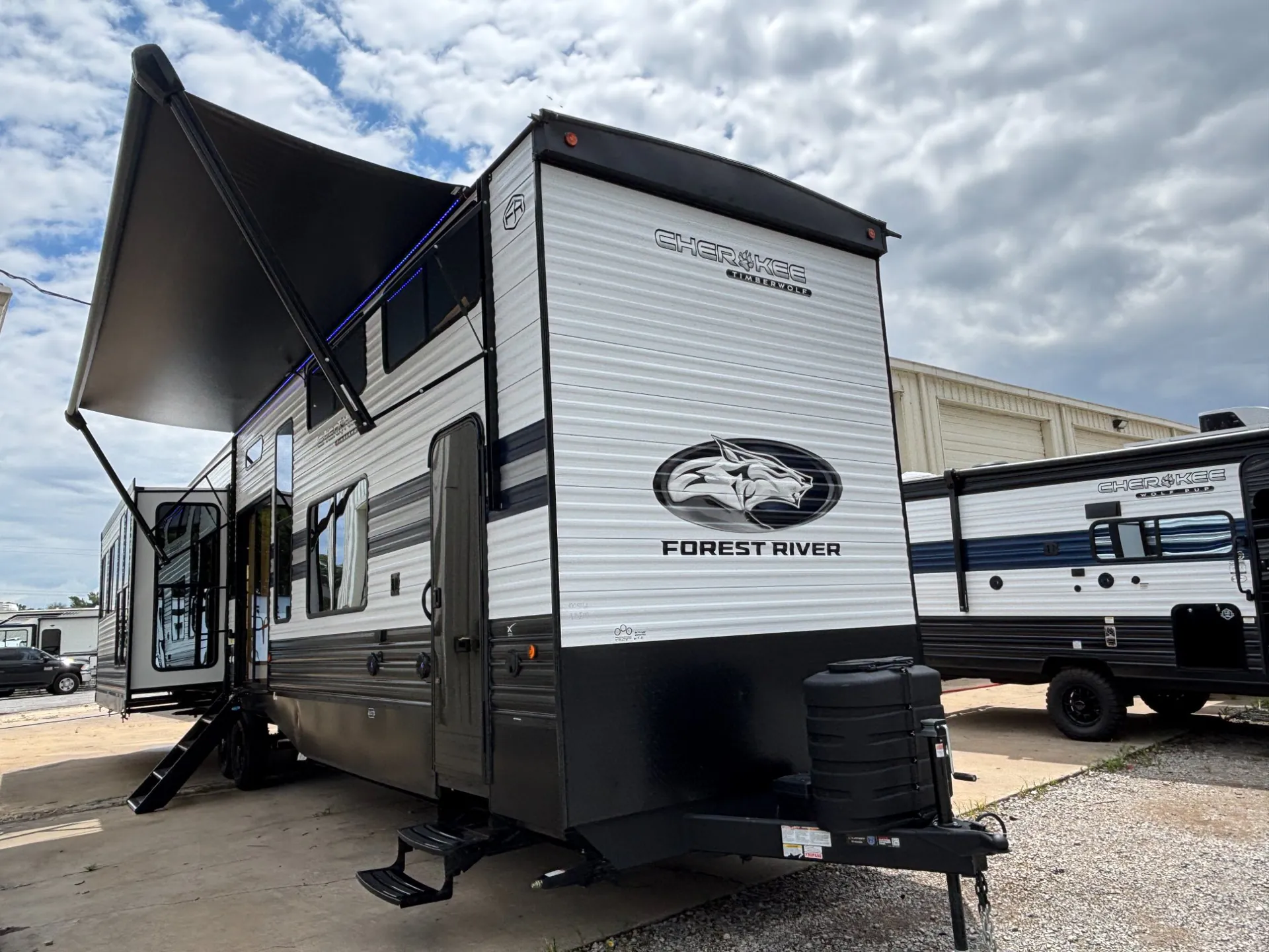 2027 Forest River Cherokee Timberwolf 39JM