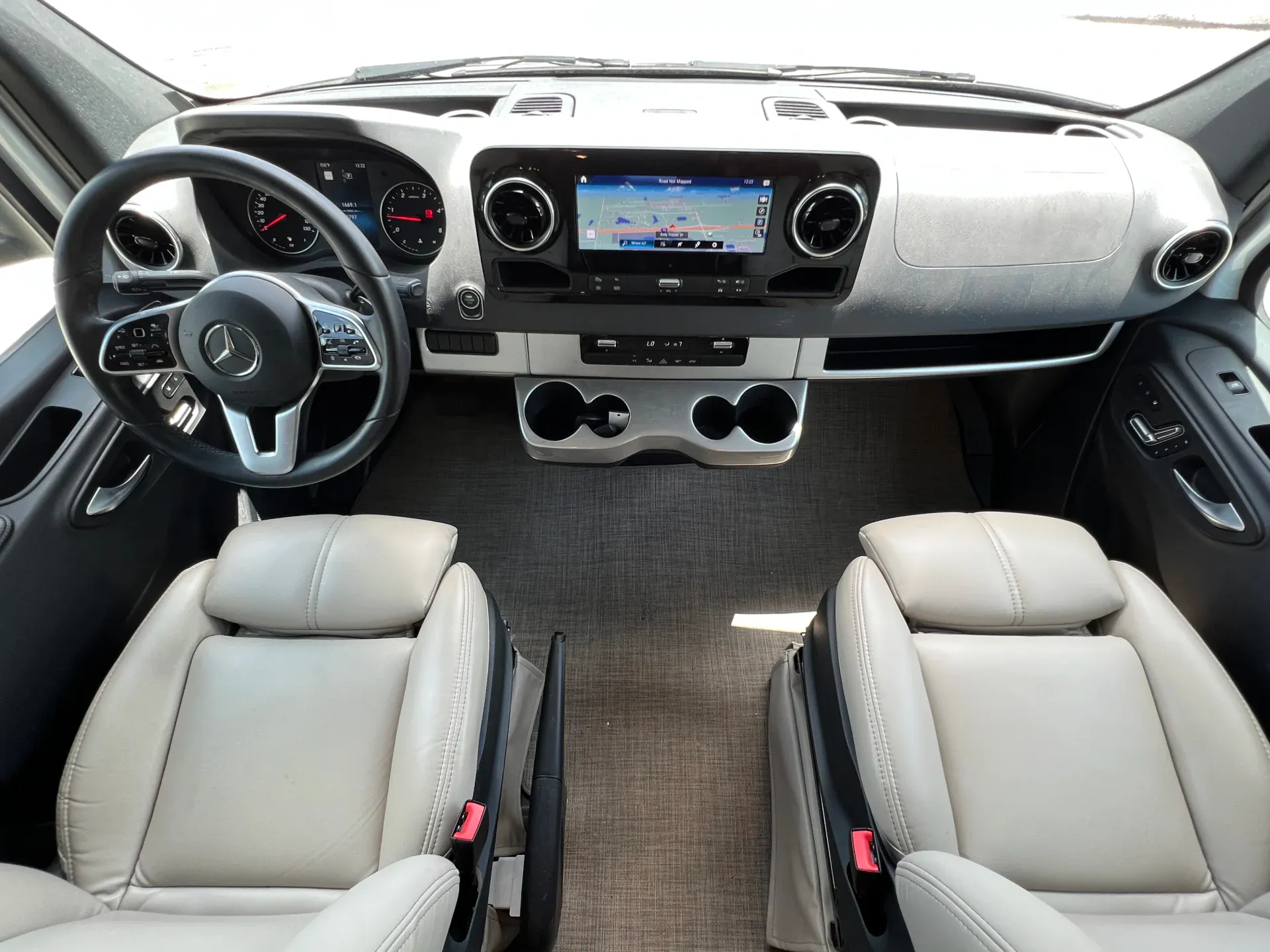 2024 Thor Motor Coach Delano 24TT - Photo 3