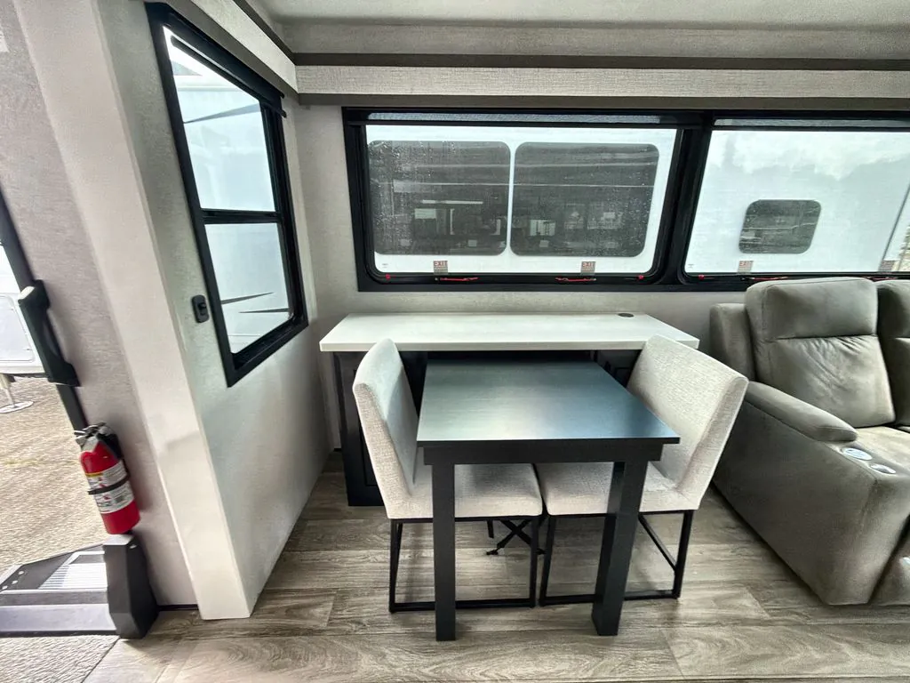 2027 Jayco Pinnacle 36FBTS, Photos photo 23