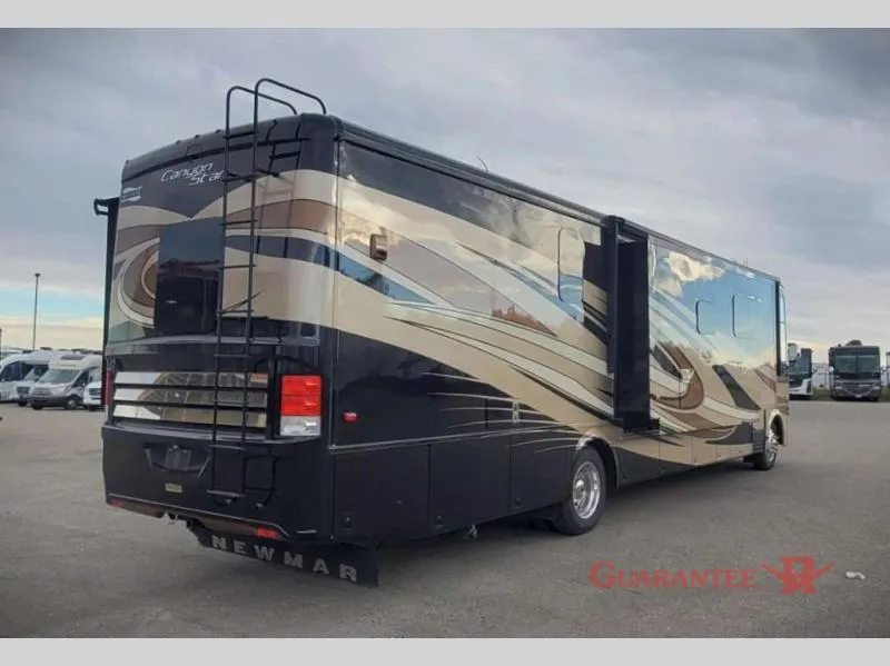 2017 Newmar Canyon Star 3914 - Photo 4