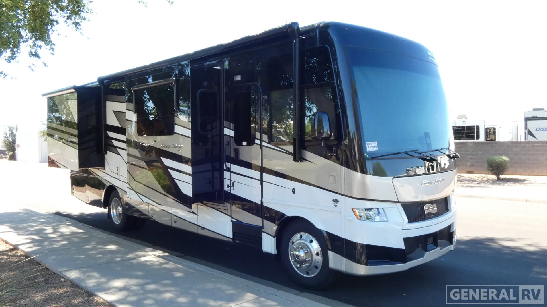 2026 Newmar Bay Star 3225 - Photo 2