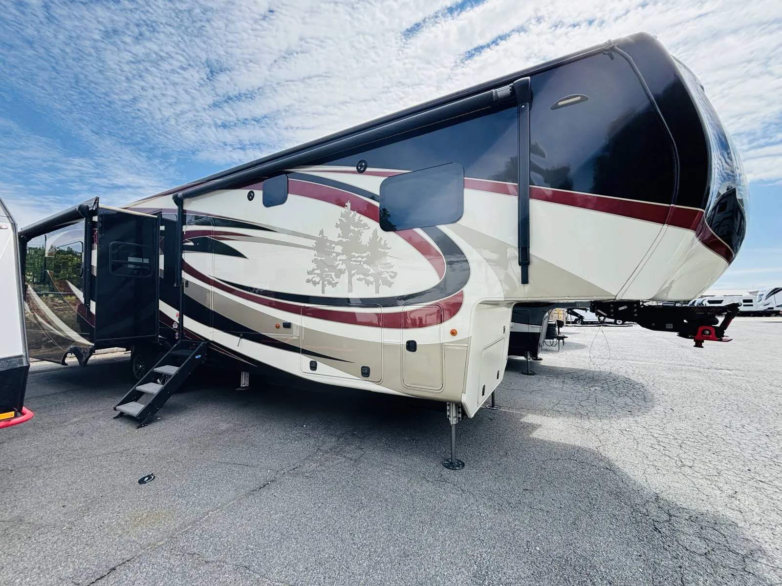 2019 CrossRoads Redwood 3961RK - Photo 4