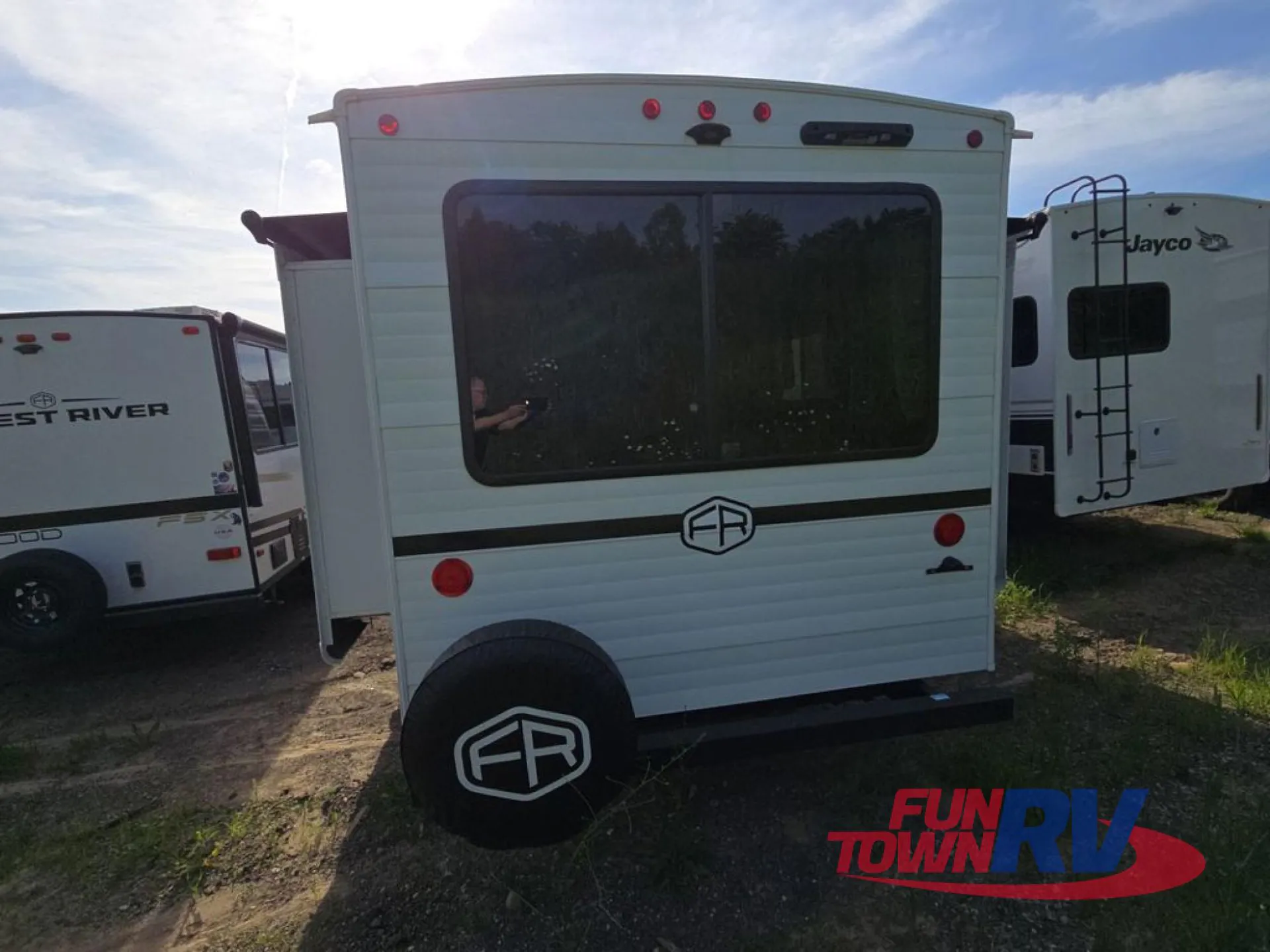 2025 Forest River Wildwood 27RE — Photo 5