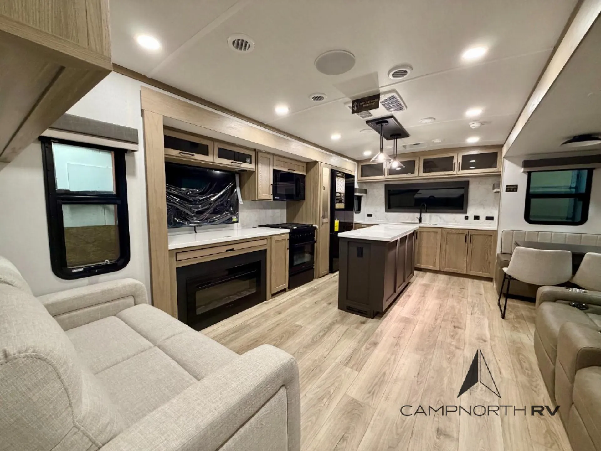 2026 Forest River Rockwood Signature 8339FK - Photo 4