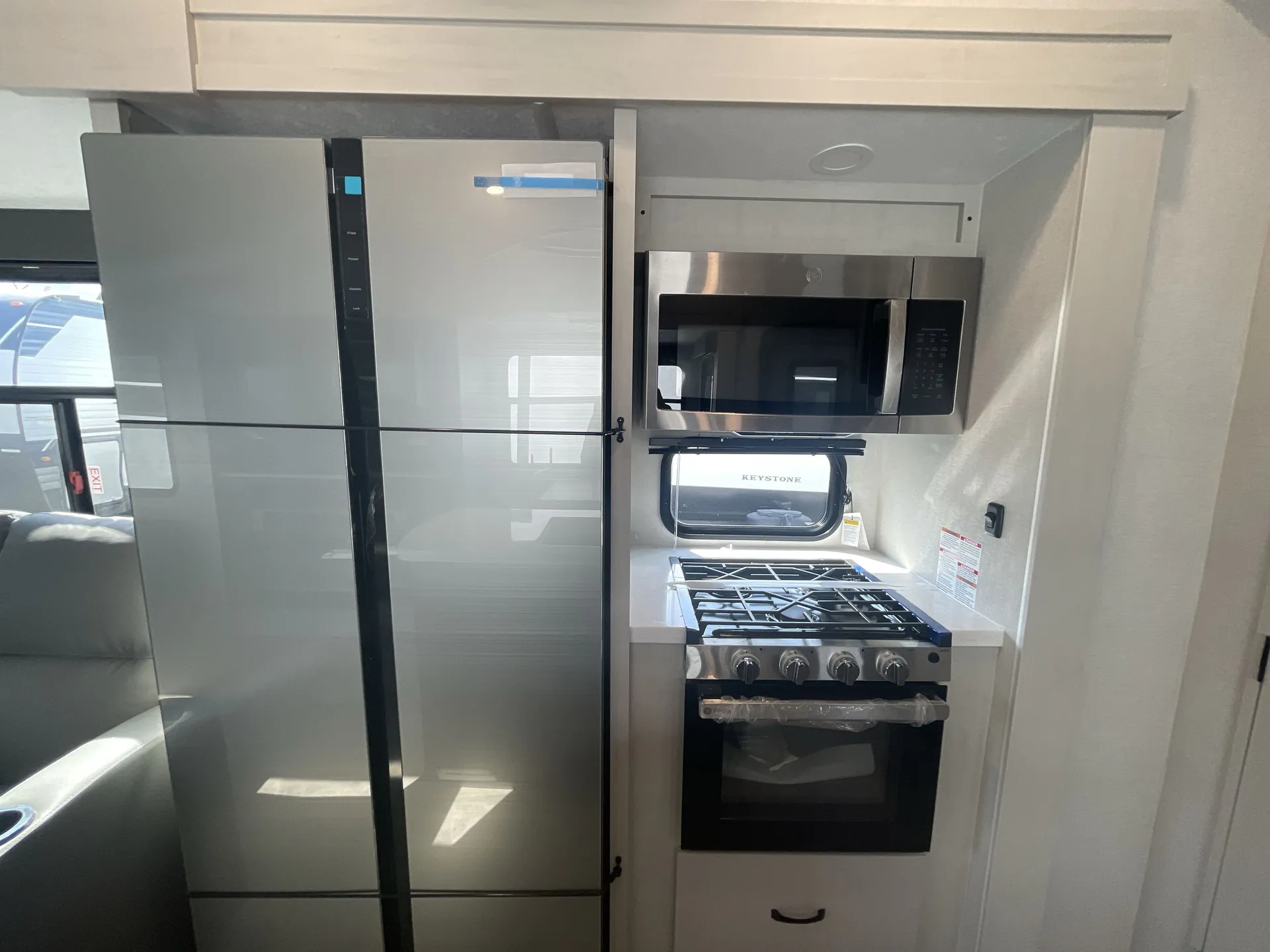 2026 shasta Phoenix 298RLS — living area main
