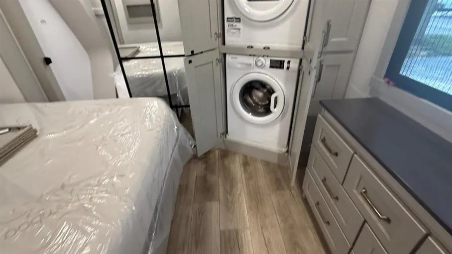 2025 Brinkley Model G 4100, Photos photo 32