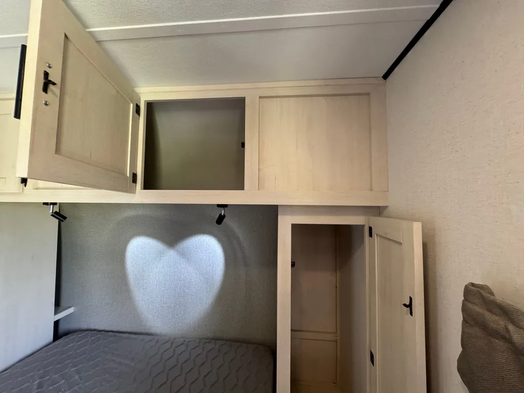 2027 Shasta RVs i-5 Edition 527BHS, Photos photo 21