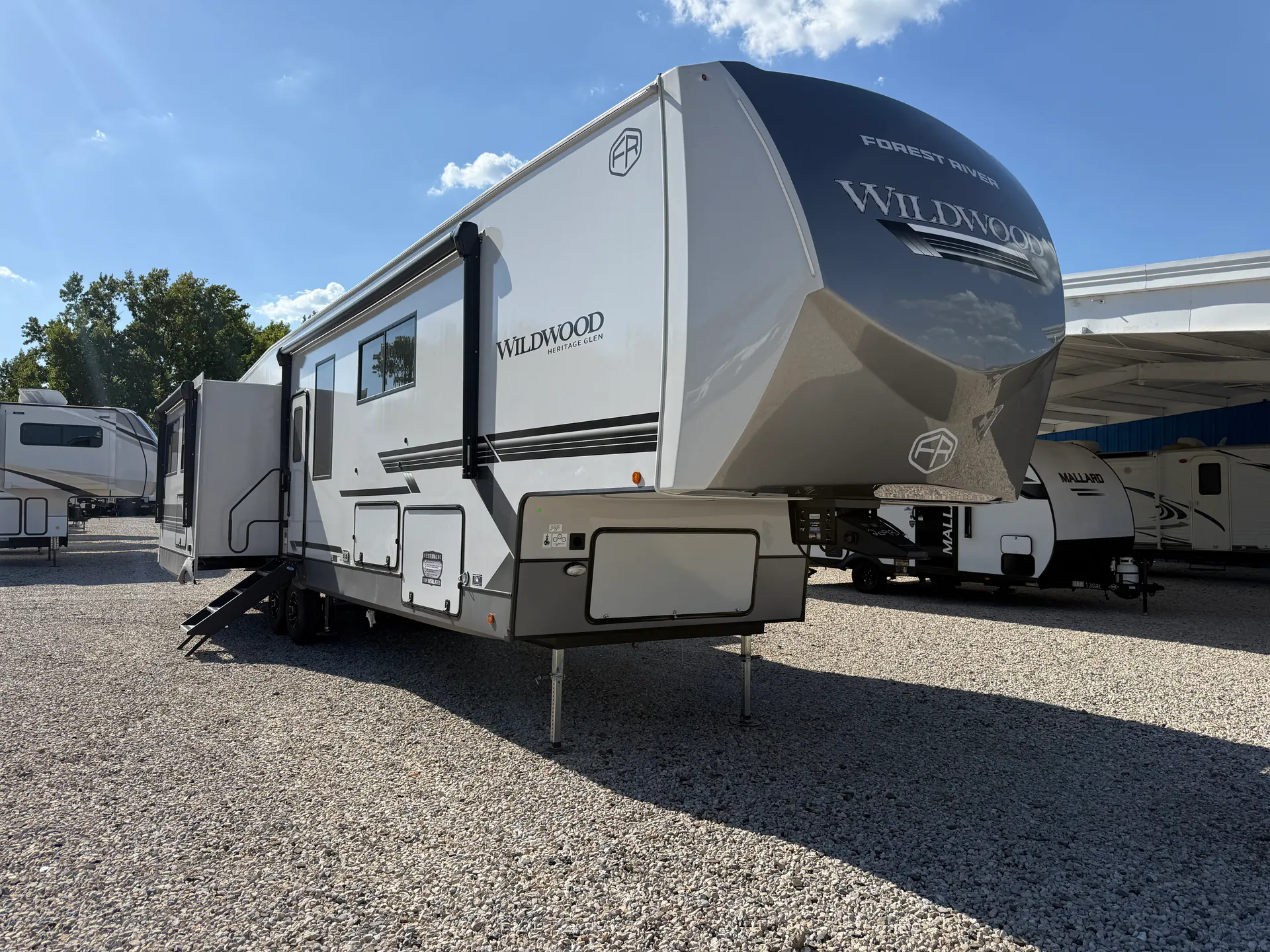 2027 Forest River Wildwood Heritage Glen 380WDR