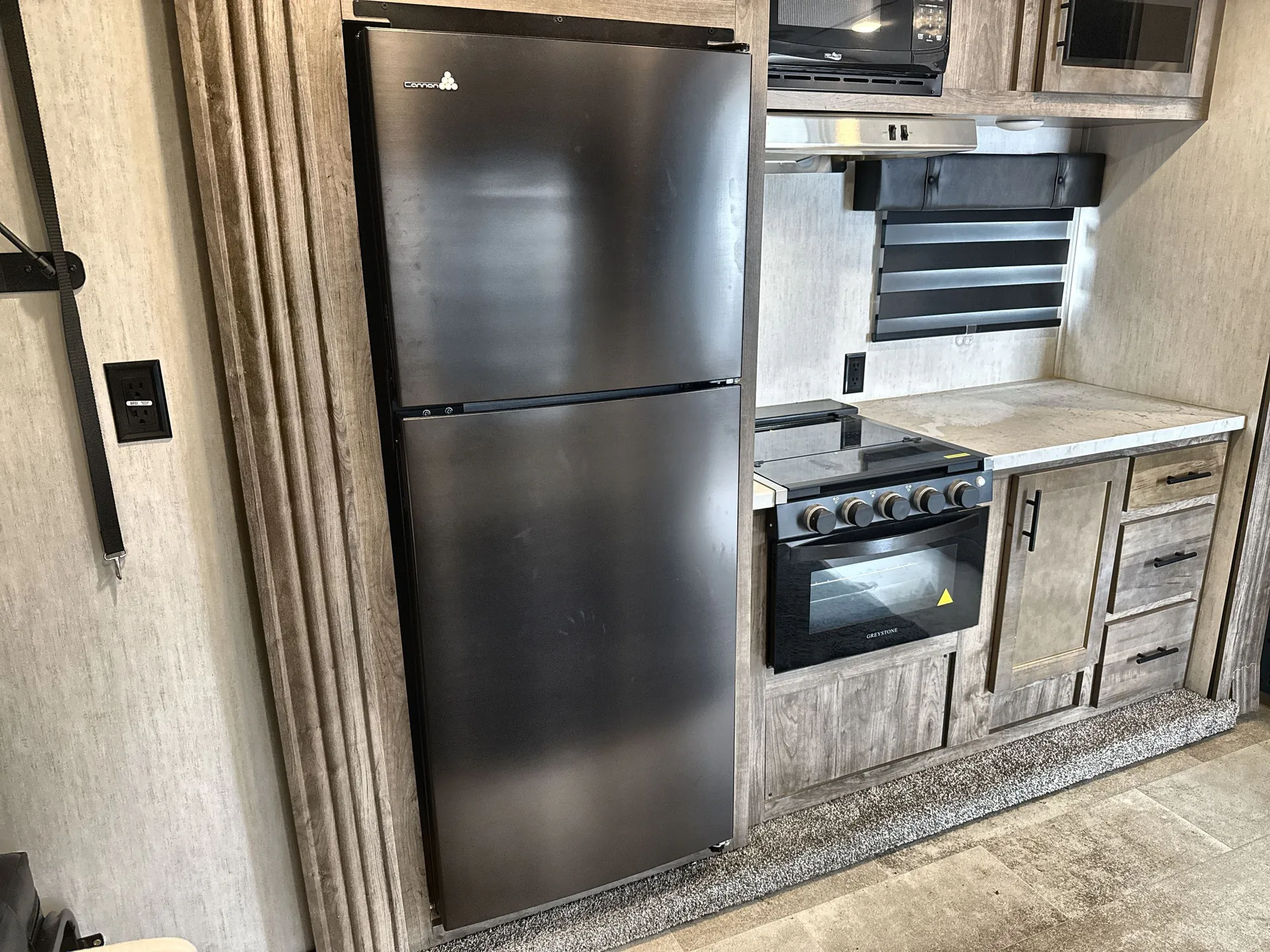 2022 Forest River Vengeance Rogue 26V — fridge