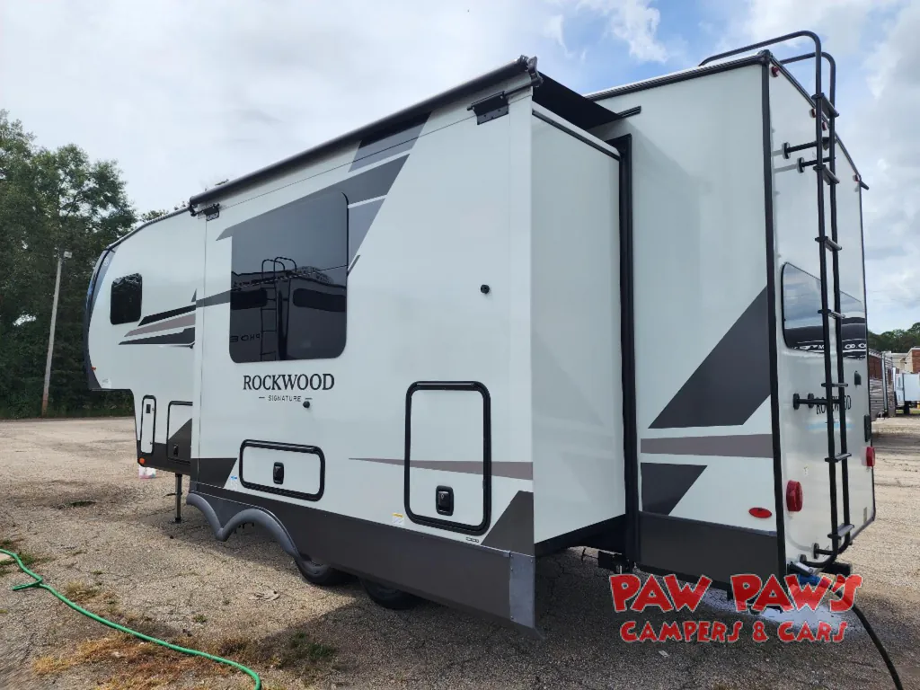2026 Forest River Rockwood Signature R301RKS, Photos photo 5