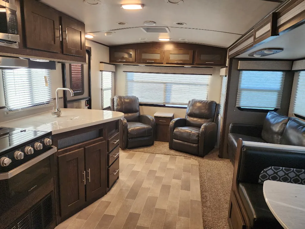 2019 Cruiser RV Radiance 25RL, Photos photo 13