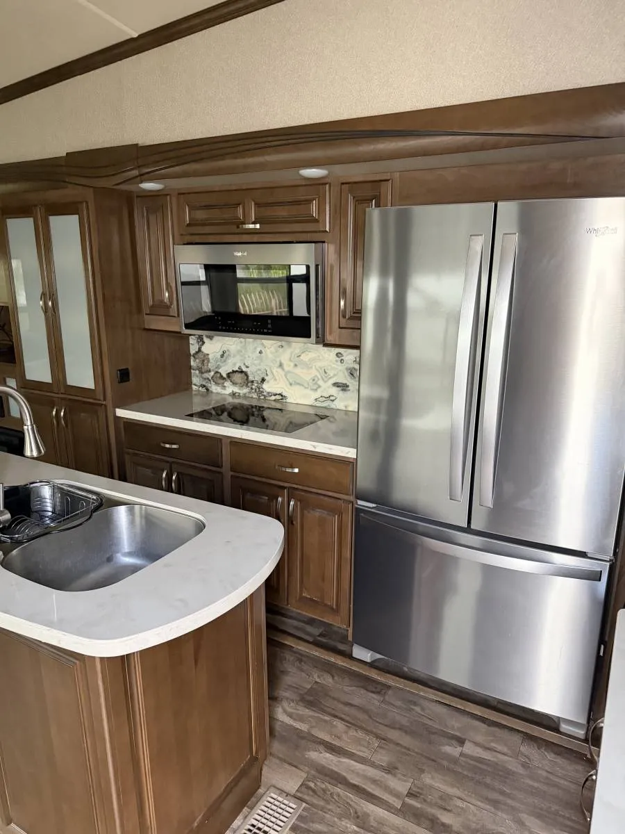 2019 Forest River Cedar Creek Champagne Edition 38EL, Photos photo 17